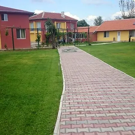 Vilagge Vesi Pavel Banya